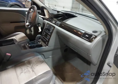 2009 Mercury Sable Premier z USA, uszkodzony, nr VIN 1MEHM42W29G628063